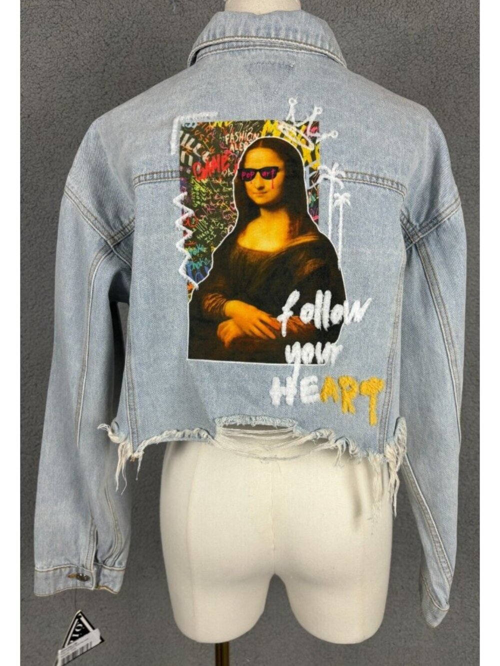 Trio Urban Women's Mona Lisa Heart Cropped Denim Jacket Blue S/M NWT's. - Picture 2 of 8